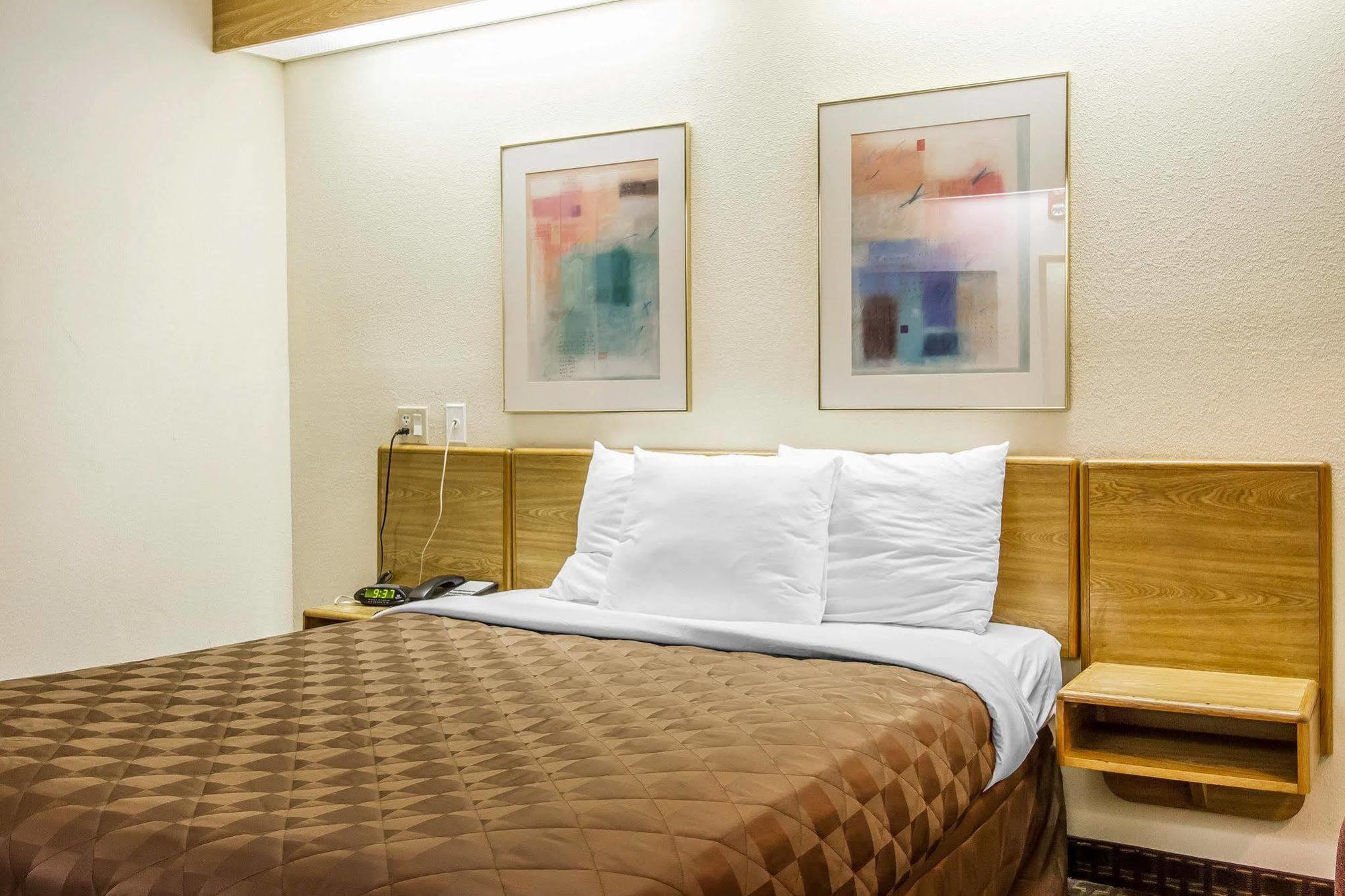 Rodeway Inn Memphis Buitenkant foto