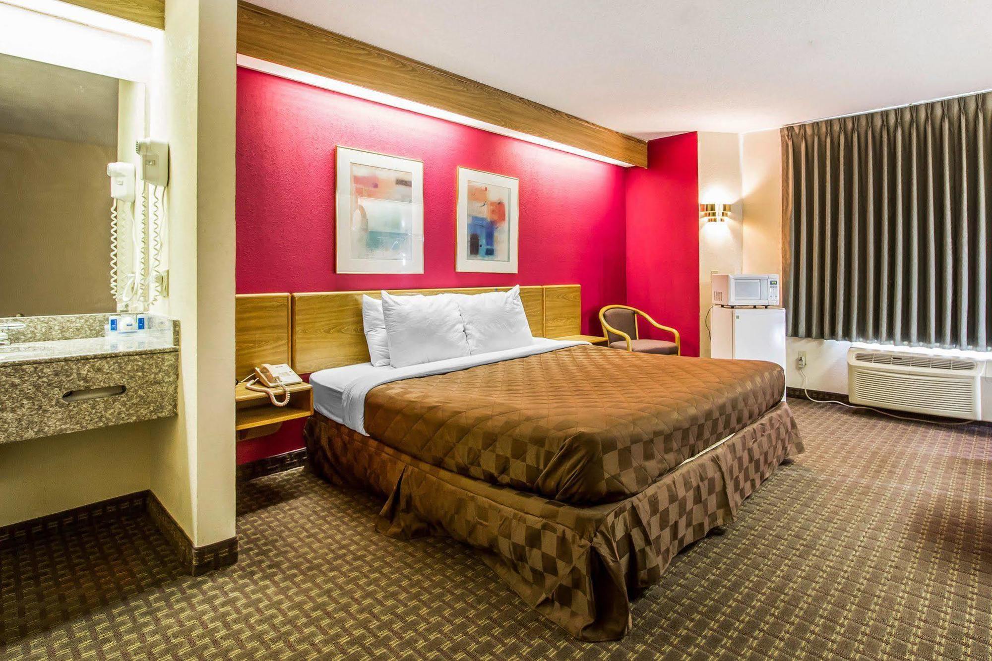 Rodeway Inn Memphis Buitenkant foto